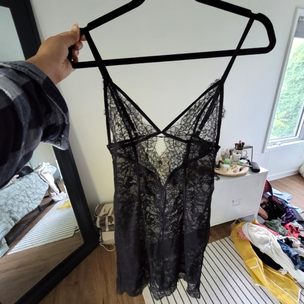 Stappy Lace Slip